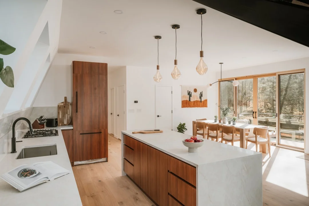 significado de Feng Shui de ¿Qué reglas del Feng Shui siguen aplicándose en el diseño moderno? ¿Qué reglas del Feng Shui siguen aplicándose en el diseño moderno? Expert Insights chinese metaphysics illustration abstract energy