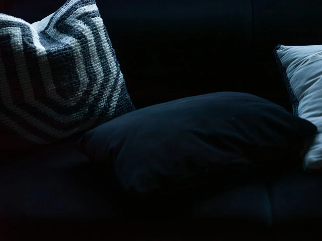 significado de feng shui de ¿Por qué algunos hogares modernos sienten frío? ¿Por qué algunos hogares modernos sienten frío? chinese metaphysics illustration zen style